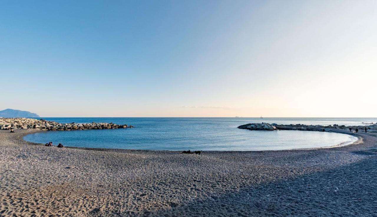 Апартаменти Joivy Modern Flat Next To The Sea Генуя Екстер'єр фото