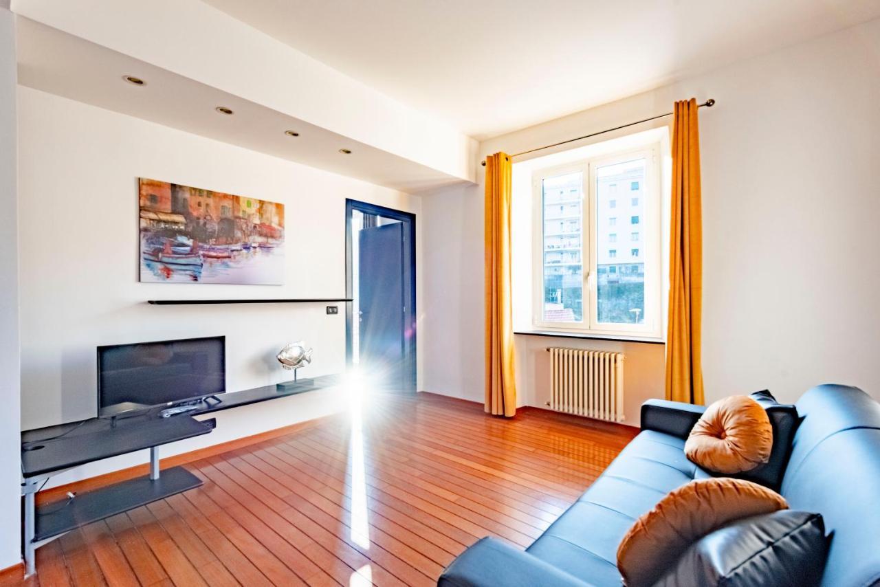 Апартаменти Joivy Modern Flat Next To The Sea Генуя Екстер'єр фото